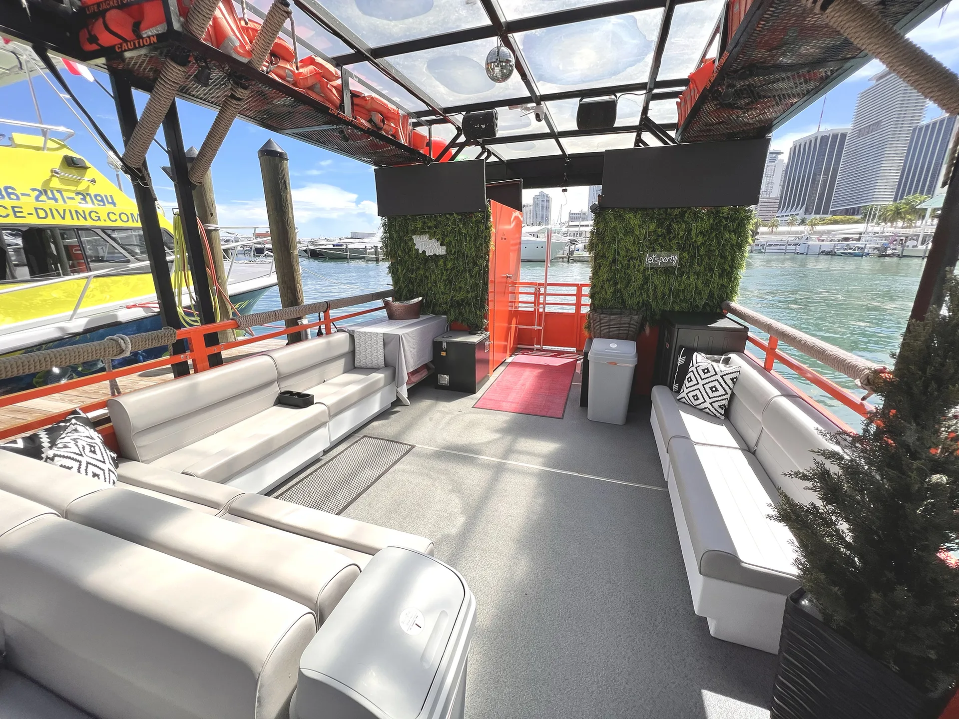 Miami Downtown / Marine Stadium / Star Island 6