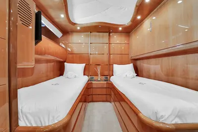 Elegant Harbor Retreat 20