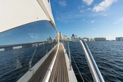Paragon Luxe Corporate Charter 6