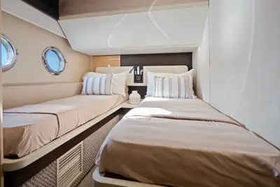 Paragon Luxe Corporate Charter 20