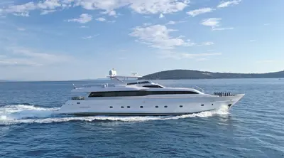 Experience the Majesty of Luna: Your Luxury Yacht Escape 2