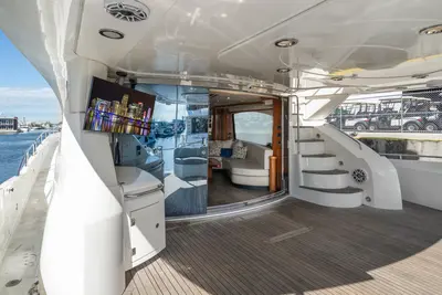 Deep Blue Business & Leisure Cruise 5