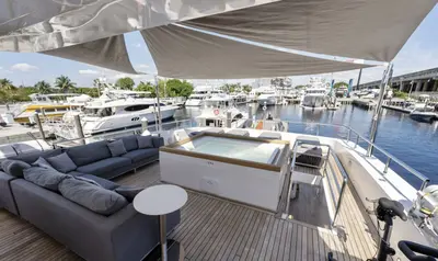 Experience the Majesty of Luna: Your Luxury Yacht Escape 6