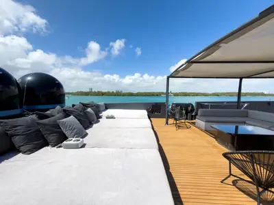 Matrix Elite Corporate Cruise 18