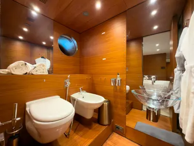 Matrix Elite Corporate Cruise 16