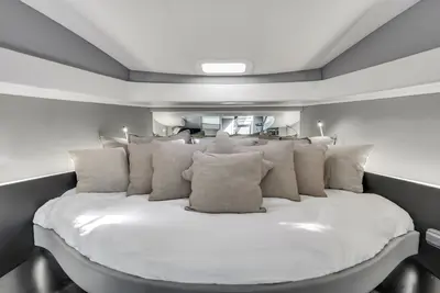 Anvera Executive Escape 16