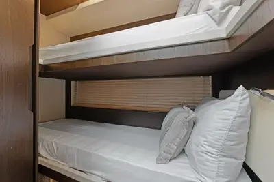 Paragon Luxe Corporate Charter 21